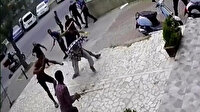 Kadıköy'de bıçaklı sopalı kağıt toplayıcı kavgası kamerada