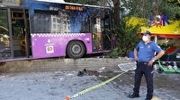 Kadıköy’de otobüs Müjdat Gezen Sanat Merkezi’nin bahçesine girdi: 5 yaralı