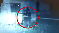 El bombasıyla polisi rehin alan saldırganı keskin nişancılar etkisiz hale getirdi