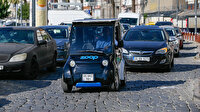 Güneş enerjisiyle şarj oluyor ve mobil uygulamayla kapısı açılıyor: Elektrikli mini araç yollara çıkacak
