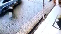 Dur ihtarına uymayan sürücünün 11 yaşındaki Esma’ya çarpıp kaçtığı anlar kamerada