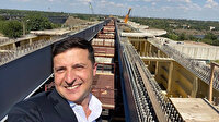 Ukrayna Devlet Başkanı Zelenskiy, Türk şirketinin yaptığı köprü inşaatında 'selfie' çekti