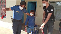 Şanlıurfa İlçe Emniyet Müdüründen, bisikleti bozulan Suriyeli Muhammed'e bisiklet hediyesi