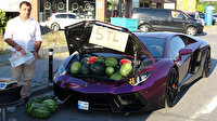 Lamborghini aracının bagajında 5 liraya karpuz sattı