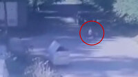 Beykoz'da yola hızla çıkan bisikletli çocuğa otomobilin çarpma anı kamerada