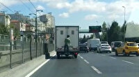 Kamyonetin kasasında tehlikeli yolculuk kamerada