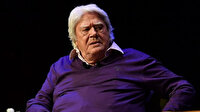 Cüneyt Arkın'dan Halil Sezai'ye gönderme: "Şarkı söyleyerek sanatçı olunmaz"