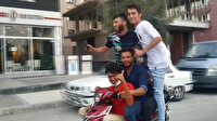 Elektrikli bisikletle yolculuk yapan 5 genç tehlikeye davetiye çıkardı