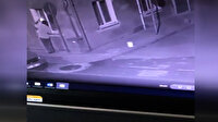 Kayınvalidesinin evini yakmaya çalışan damat kamerada