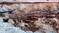 Tekirda'da toprak çökmesi sonucu meydana gelen 10 metrelik dev çukur görenleri şaşkına çevirdi
