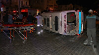 Muğla'da hafif ticari araçla çarpışan ambulans devrildi: 6 yaralı