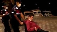 Akülü tekerlekli sandalyesinin şarjı biten engelli vatandaşın yardımına jandarma yetişti
