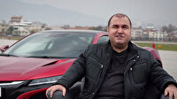 Görme engelli psikoloğun araba tutkusu dikkat çekti