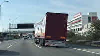 TEM otoyolunda aşırı yüklü TIR'ın tehlikeli yolcuğu kamerada
