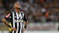 Robinho yeni imza atmıştı, sözleşmesi askıya alındı