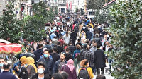 Taksim'de koronavirüse rağmen endişelendiren kalabalık: Salgın böyle yayılıyor