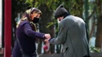 Bursa'da dilenci kılığına giren tiyatro oyuncusu bir saatte 250 lira topladı