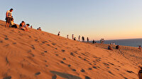 Patara'nın kum tepeleri turistlere çöl deneyimi yaşatıyor