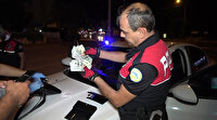 Polisin kovalamaca sonrası yakaladığı araçtan sahte dolarlar çıktı
