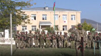 Azerbaycan askerleri Zengilan kent merkezine Azerbaycan bayrağı dikti