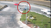 Kamyonetin çarptığı otomobil takla atarak ters döndü