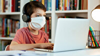 Online eğitimde kulaklıklara dikkat