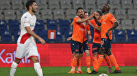 Başakşehir'den farklı galibiyet: Antalyaspor 10 kişi direnemedi