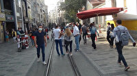 İstiklal Caddesi'nde ekiplerden drone destekli koronavirüs denetimi: Maskesi olmayanlar tek tek tespit edildi