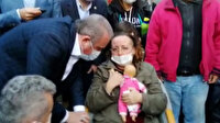 En acı bekleyiş: Dört kızı enkaz altında kalan anne çocuklarının oyuncağına sarıldı