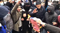 Rusya'daki Müslümanlar Fransa'yı protesto etti: Macron posterleri yakıldı
