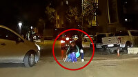 Otomobilin açılan kapısından düşen üç yaşındaki çocuk kameraya yansıdı