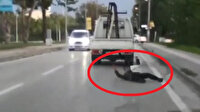 Kamyonetin kasasına takılan küçük çocuk, düşünce ölümden döndü
