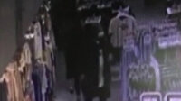 Küçük çocuklara yankesicilik yaptıran iki kadın yakalandı, suç kayıtları hayrete düşürdü