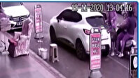 İzmir'de kapkaç dehşeti: Kuyumcu toptancısını önce dövdüler sonra paraları alıp kaçtılar