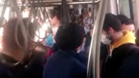 İstanbul'da tramvayda tıklım tıklım yolculuk kamerada