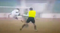 Neftchi Fergana, Turon Yaypan maçında yanlış karar veren hakeme futbolcudan uçan tekme