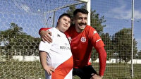 Jahovic minik hayranı Furkan'ın gönlünü fethetti