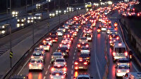 İstanbul'da 56 saatlik kısıtlamanın bitmesiyle trafiğin başlaması bir oldu