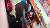 Antalya'da ilginç hırsızlık: Kasadan 700 lira çaldı, bahşiş gibi beş lira bırakıp kaçtı