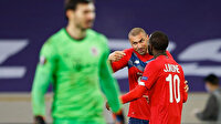 Lille-PSG maçına Burak Yılmaz'ın hareketi damga vurdu: Fransızlara centilmenlik dersi verdi