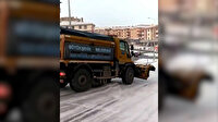 Ankaralının tuzlanmayan yolda kayan Büyükşehir Belediyesi aracına tepkisi: Allah canını almasın yeni mi geliyorsun?