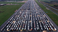 İngiliz askerleri TIR geçişleri için görevde