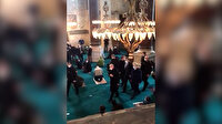 Cuma namazında Cumhurbaşkanı Erdoğan'ı gören Ayasofya Camisi cemaati onu tekbirlerle karşıladı