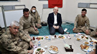 Bakan Soylu'nun Van'da askerlerle yer sofrası Cumhuriyet'i rahatsız etti: Neden yer sofrası?