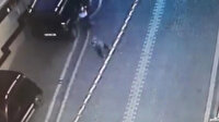 Esenyurt'ta 11 yaşındaki çocuğa kapkaç kamerada