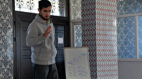 3 üniversite mezunu imam namaz sonrası çocuklara matematik dersi veriyor