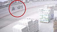 Motosikletlinin kağıt toplayan gence çarptığı kaza anı kamerada