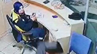 Kadın görevlinin arkasından yaklaşıp paraları alarak kaçtı