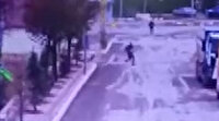 Erzincan'da fırtınanın uçurduğu çatıların altında kalmamak için böyle kaçtılar