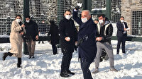 Gençlerin isteğini kırmayan Ümraniye Belediye Başkanı kartopu savaşı yaptı
